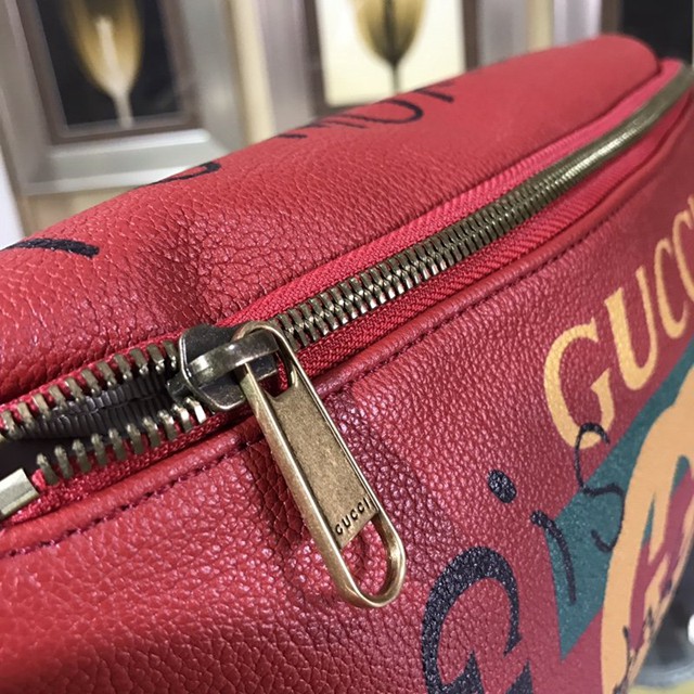 Gucci腰包 493869 古馳2020早春新款 男士時尚皮革胸包 古奇彩印塗鴉休閒腰包 男女同款  gqy2156
